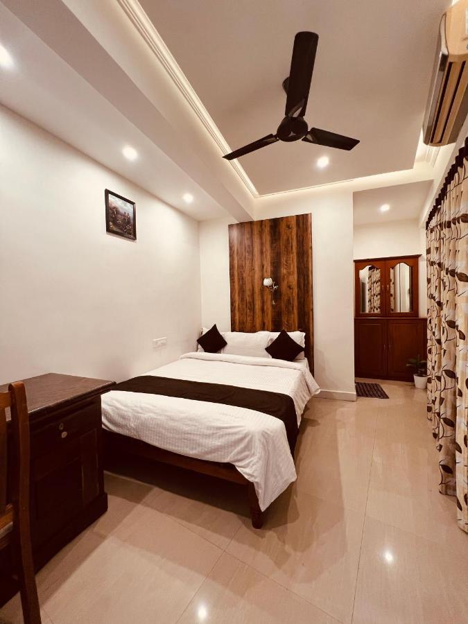 Thayamkery'S Royal Inn Kochi Exteriér fotografie