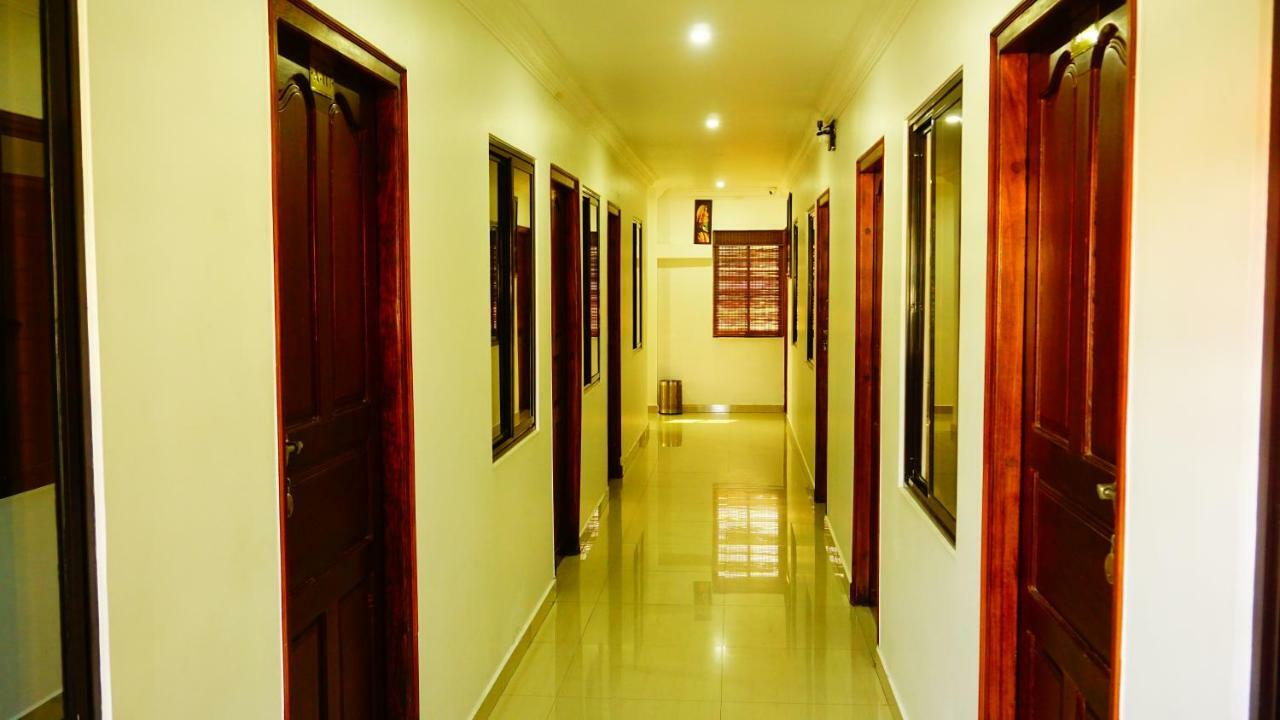 Thayamkery'S Royal Inn Kochi Exteriér fotografie