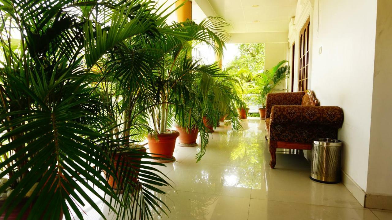 Thayamkery'S Royal Inn Kochi Exteriér fotografie