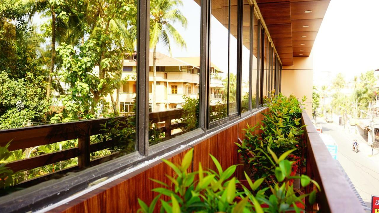 Thayamkery'S Royal Inn Kochi Exteriér fotografie